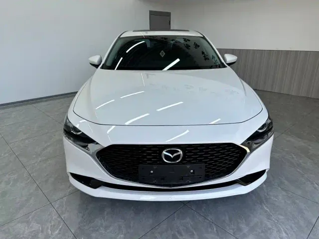 Mazda Axela — Фото автомобиля 2