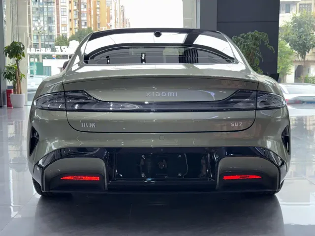 Xiaomi SU7 — Фото автомобиля 9