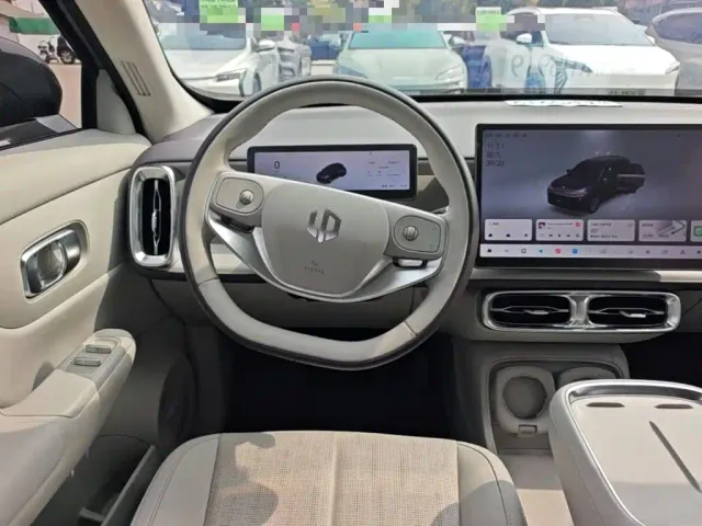 Leapmotor B10 — Фото автомобиля 10