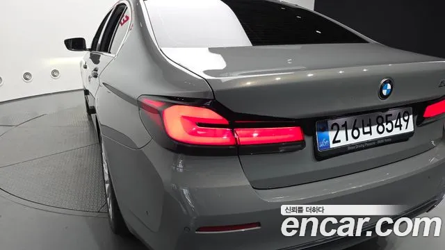 BMW 5-Series — Фото автомобиля 18