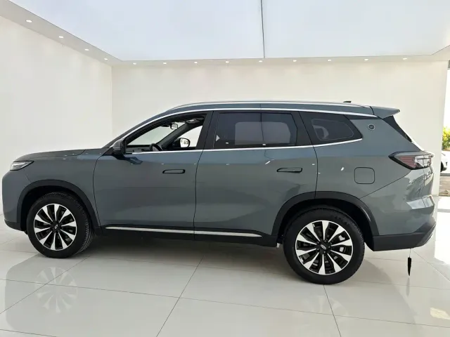 Chery Tiggo 8 PLUS — Фото автомобиля 12