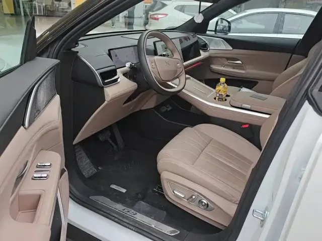 Xpeng G9 — Фото автомобиля 9