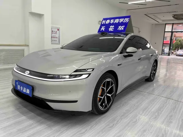 Фотография автомобиля — Changan Qiyuan A06