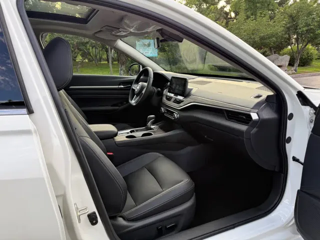 Nissan Teana — Фото автомобиля 12
