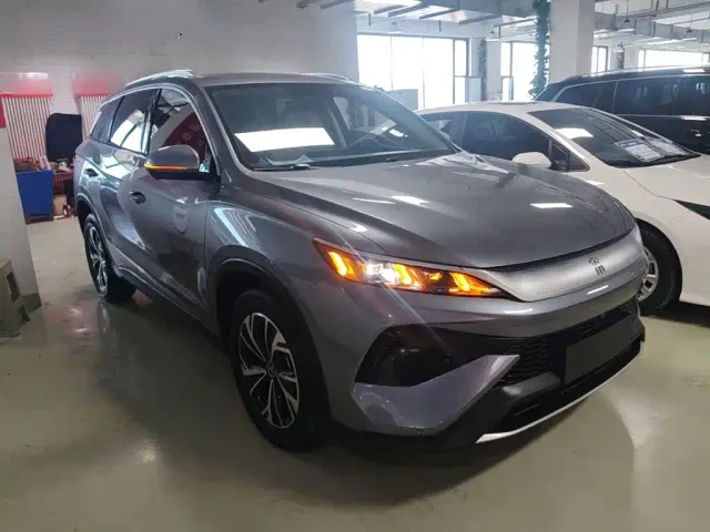 BYD Song Pro — Фото автомобиля 3