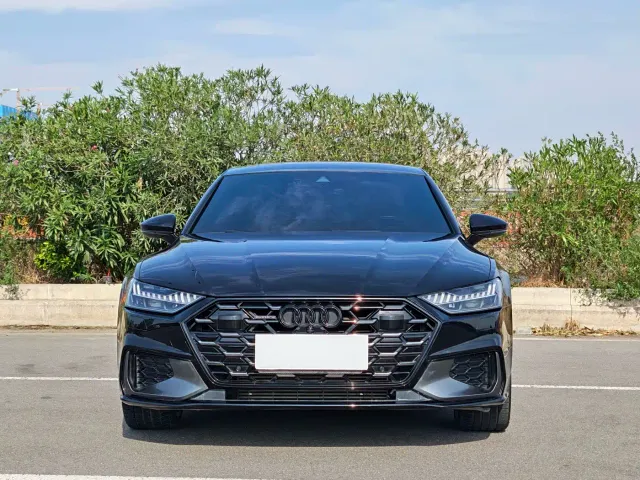 Audi A7L — Фото автомобиля 2
