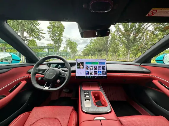 Xiaomi SU7 — Фото автомобиля 10