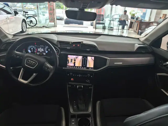 Audi Q3 — Фото автомобиля 9