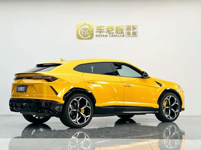 Lamborghini Urus — Фото автомобиля 4