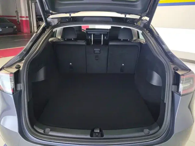 Tesla Model Y — Фото автомобиля 4