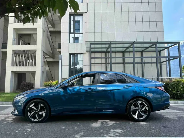 Hyundai Elantra — Фото автомобиля 8