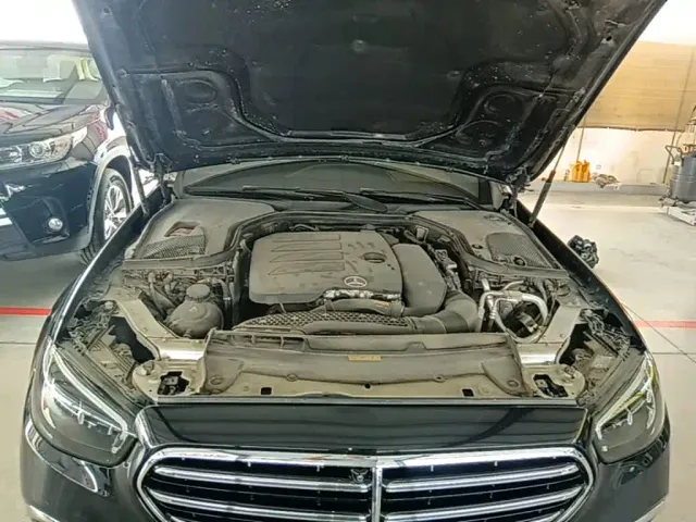 Mercedes-Benz E-Class — Фото автомобиля 19