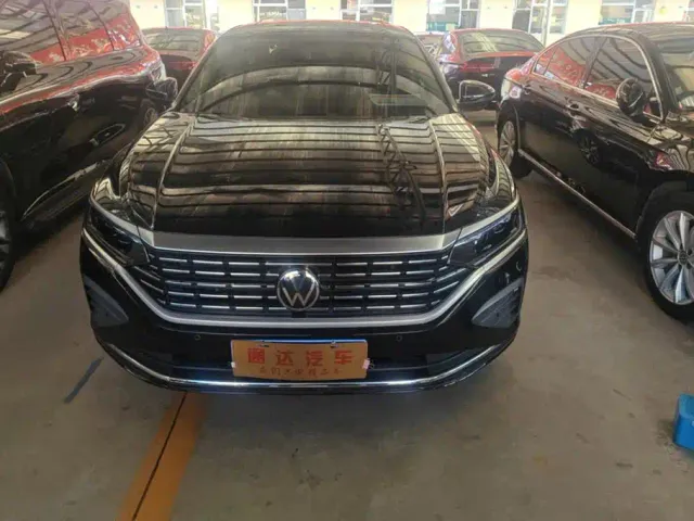 Volkswagen Passat — Фото автомобиля 2