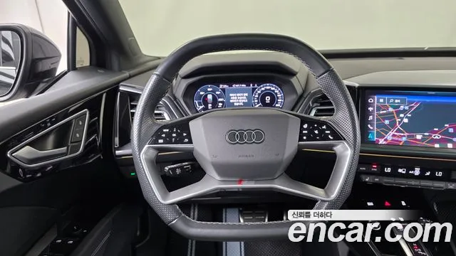 Audi Q4 e-tron F4 — Фото автомобиля 12