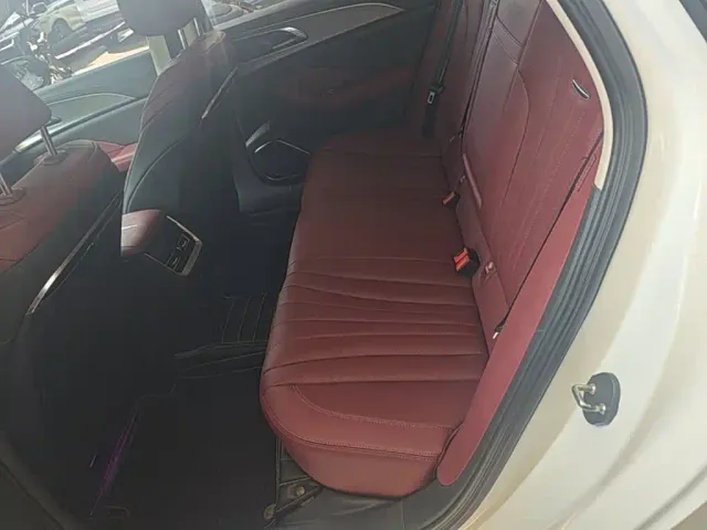 Hongqi H5 — Фото автомобиля 16