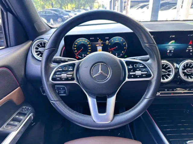 Mercedes-Benz GLB-Class — Фото автомобиля 10