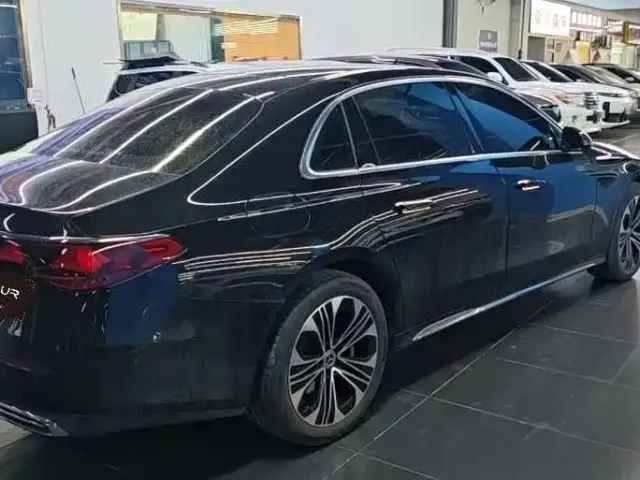 Mercedes-Benz E-Class — Фото автомобиля 6