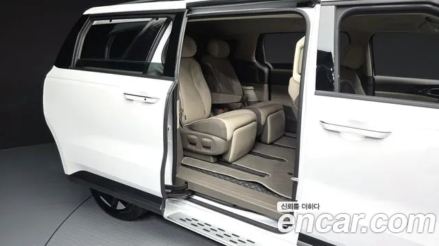 Kia Carnival Generation 4 — Фото автомобиля 18