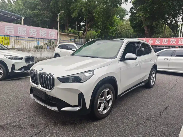 Фотография автомобиля — BMW X1