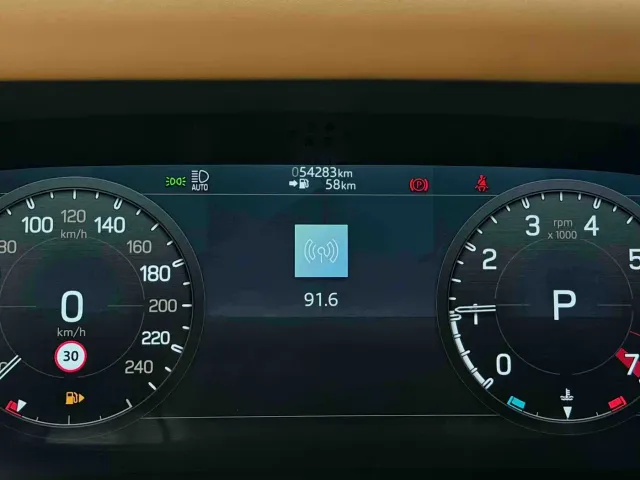 Land Rover Defender — Фото автомобиля 13