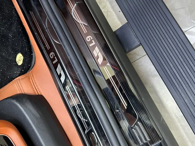 Li Auto L9 — Фото автомобиля 16