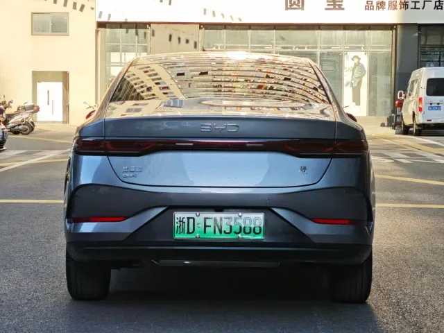BYD Qin PLUS — Фото автомобиля 8