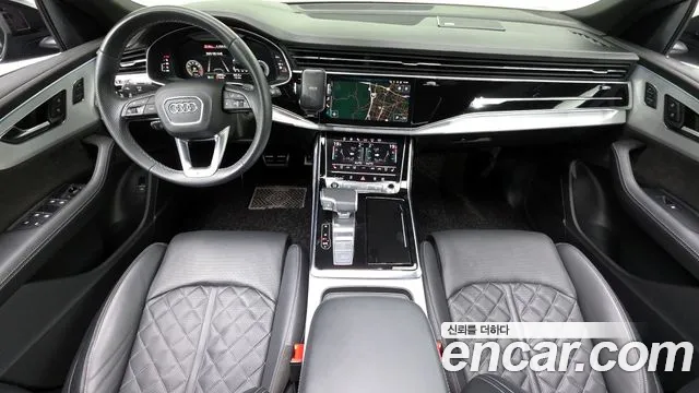 Audi Q8 55 TFSI quattro Premium — Фото автомобиля 7