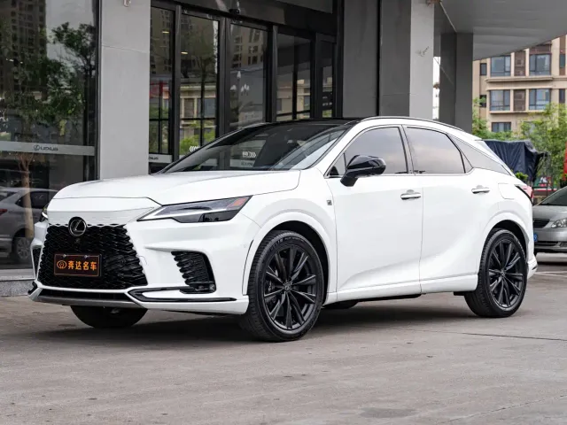Фотография автомобиля — Lexus RX