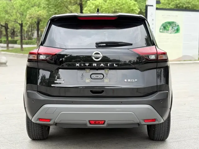 Nissan X-Trail — Фото автомобиля 4