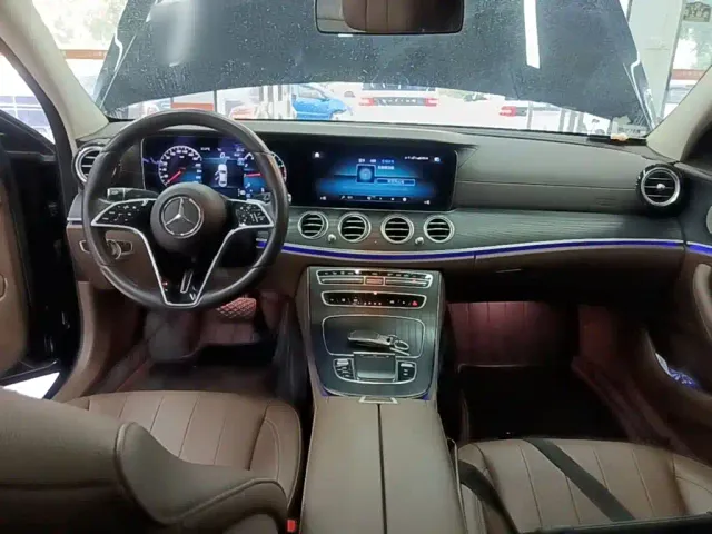 Mercedes-Benz E-Class — Фото автомобиля 9