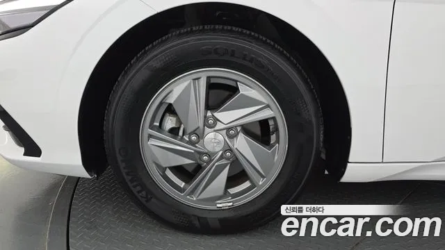 Hyundai Avante CN7 — Фото автомобиля 5