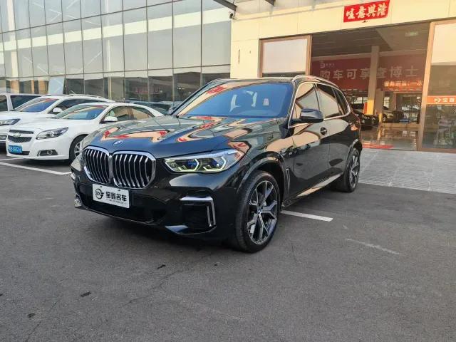 Фотография автомобиля — BMW X5