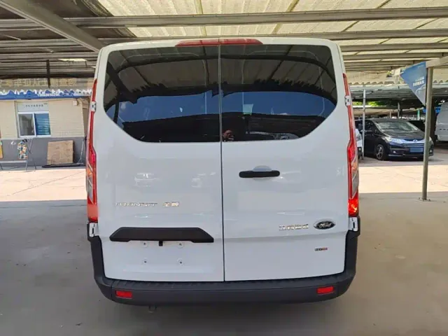 Ford Transit — Фото автомобиля 3