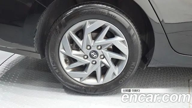 Hyundai Avante CN7 — Фото автомобиля 20