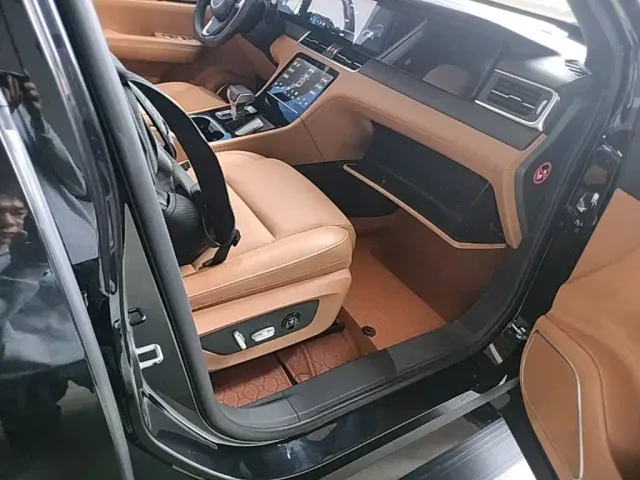 Li Auto ONE — Фото автомобиля 8