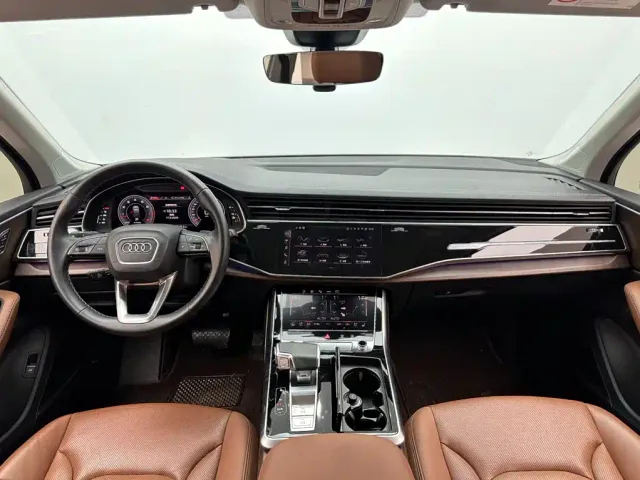 Audi Q7 — Фото автомобиля 10