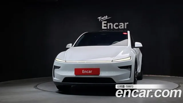 Tesla Model Y — Фото автомобиля 3