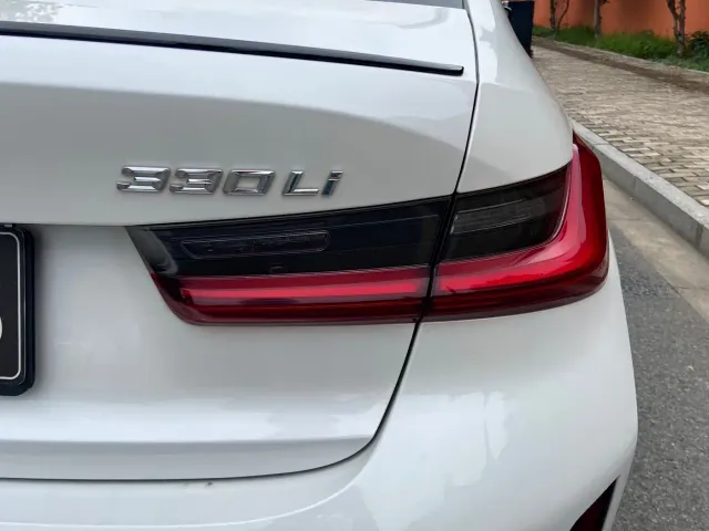 BMW 3 Series — Фото автомобиля 17