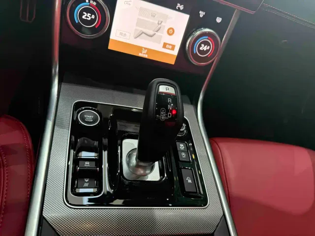 Jaguar XEL — Фото автомобиля 12