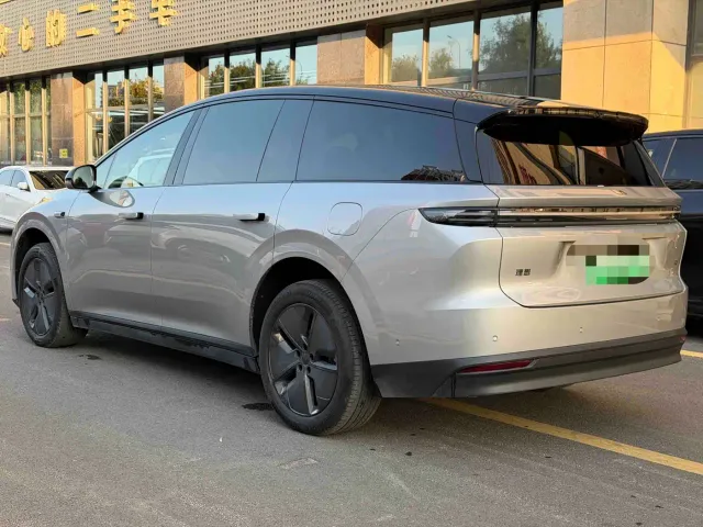 Li Auto Li i8 2025 Standard Edition — Фото автомобиля 6