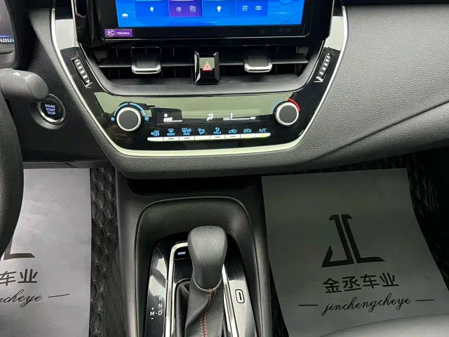 Toyota Corolla — Фото автомобиля 12