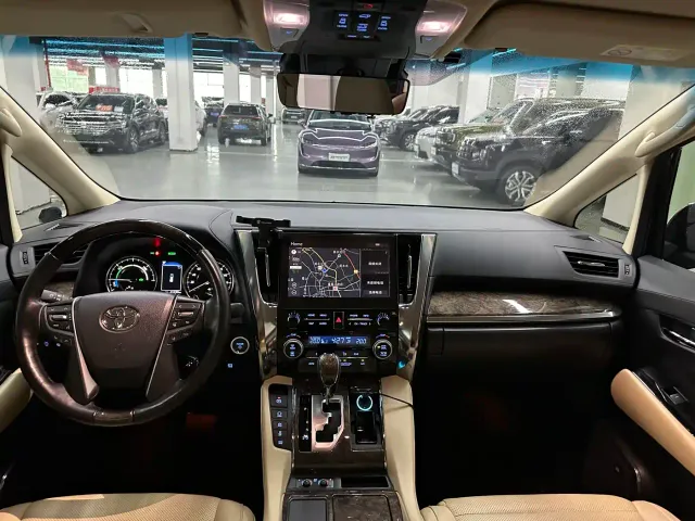 Toyota Vellfire — Фото автомобиля 20
