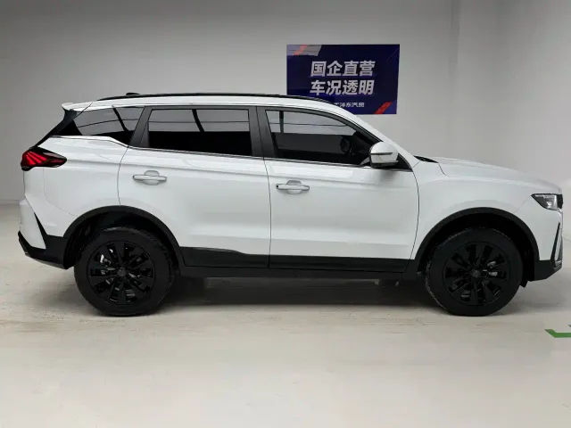 Geely Boyue — Фото автомобиля 7