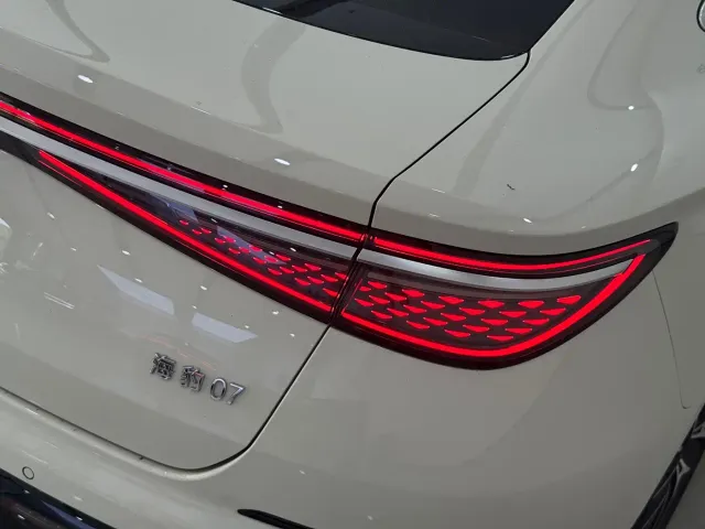 BYD Seal 07 DM-i — Фото автомобиля 6