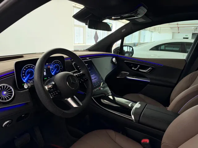 Mercedes-Benz EQE SUV — Фото автомобиля 14