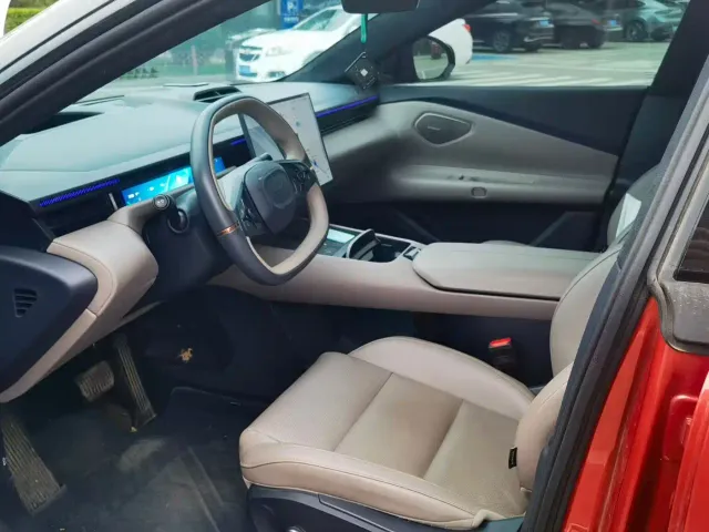 Lynk & Co Z10 — Фото автомобиля 3