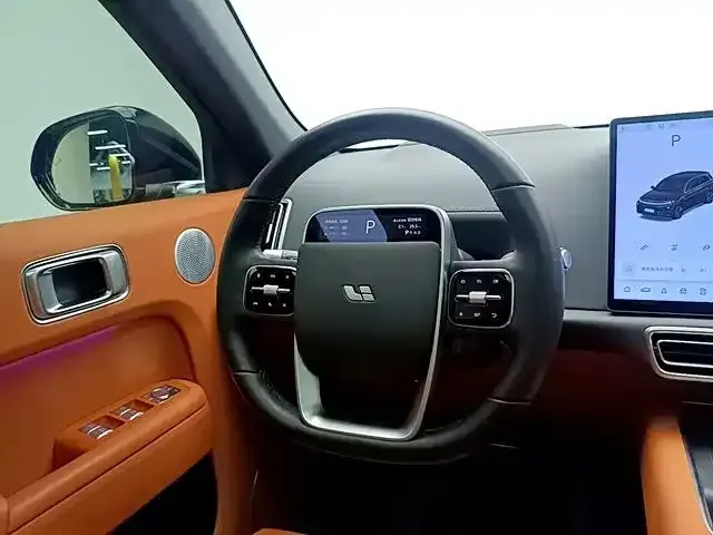 Li Auto L7 — Фото автомобиля 11