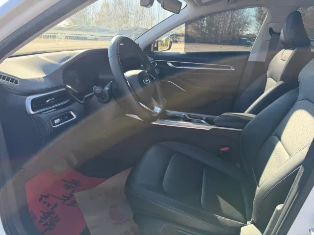 Geely Emgrand — Фото автомобиля 4