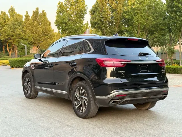 Hongqi HS5 — Фото автомобиля 6