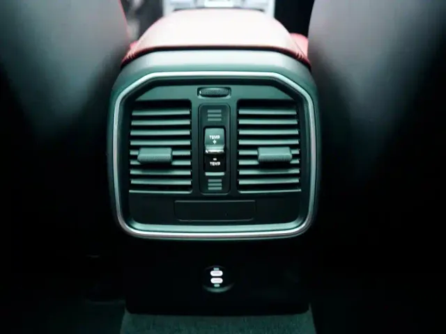 Porsche Macan — Фото автомобиля 22